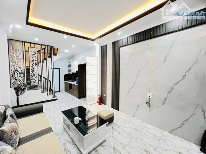 - Bán nhà đường Trần Cung, sát phố, nội thất xịn sò, 38m2, 9 tỷ. - 1