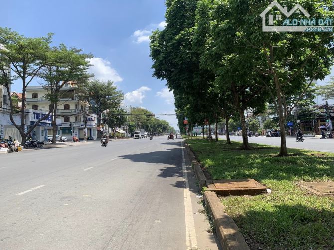 Bán gấp nhà MTKD đường Vành Đai Trong khu Tên Lửa 6x20m 4.5 tấm giá 29 tỷ ( giá tốt ) - 1