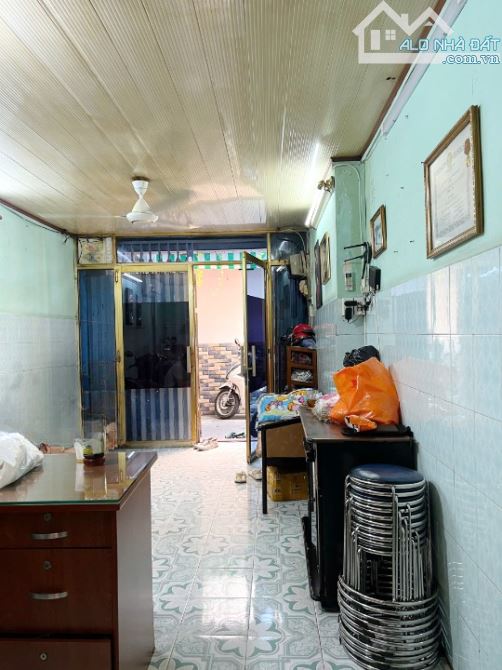 Nhà cũ 3 tầng sát đường Trần Phú P9Q5 - 1