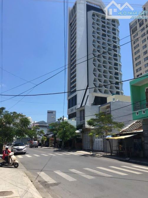 Bán lô đất đẹp 2 mặt đường Dương Hiến Quyền, Phó Đức Chính, ngang gần 8m giá tốt - 1