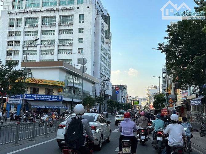 Bán MTKD ngay ĐH Công Nghiệp 225m2 Nguyễn Văn Nghi ngang 7.1m 3 lầu TN 60tr KD VIP 39.5 tỷ - 1