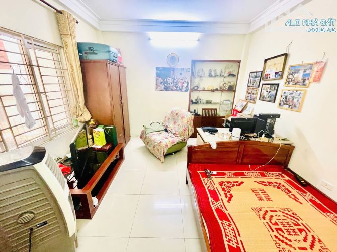 Chính chủ bán gấp nhà sát ô tô  ngõ Phố Quan Nhân, Thanh Xuân: DT: 65m2 -5 tầng. 13,4 tỷ. - 1