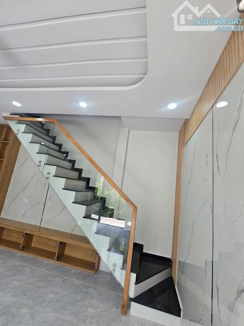 BÁN NHÀ 2 TẦNG MỚI XINH HẺM Ô TÔ LÊ VĂN KHƯƠNG HIỆP THÀNH QUẬN 12 - 1