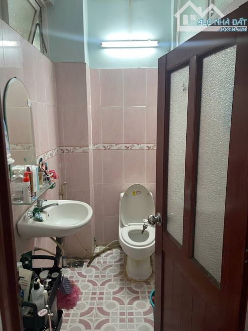 HẺM Ô TÔ TRÁNH – TRUNG TÂM CMT8, Q10 – 55M²( 4*14) VUÔNG VỨC – BTCT – 13.2 TỶ TL - 1