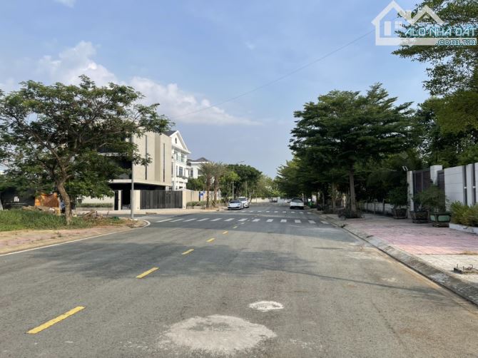 Đất đẹp 13.5x23 full thổ cư, mặt tiền đường 12m KDC Bộ CA Pham hữu Lầu Phước Kiển 21.3 tỷ - 1