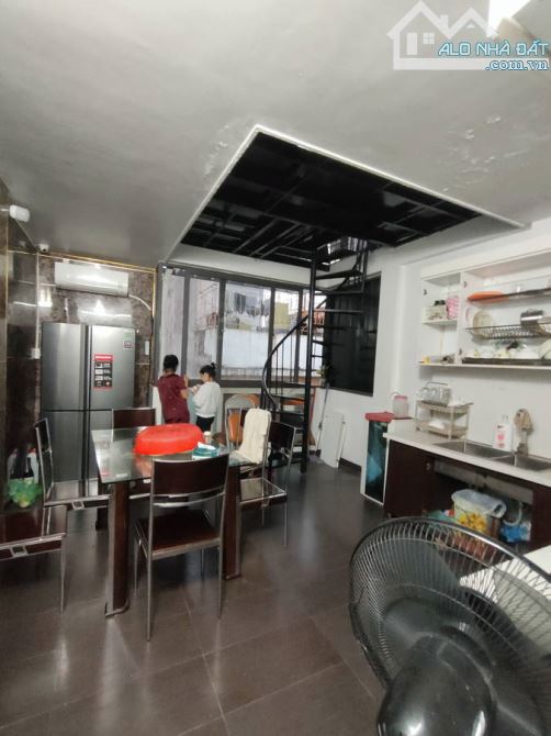BÁN NHÀ PHỐ NGUYỄN CHÍ THANH 40m2*6TẦNG*MT 4.1m NHÀ PHÂN LÔ-GARA Ô TÔ-KINH DOANH - 1