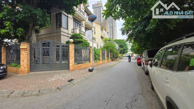 BÁN BIỆT THỰ KĐT VĂN QUÁN HÀ ĐÔNG, SIÊU HIẾM, LÔ GÓC MẶT HỒ, DT: 224M2, GIÁ BÁN 84,7 TỶ - 1