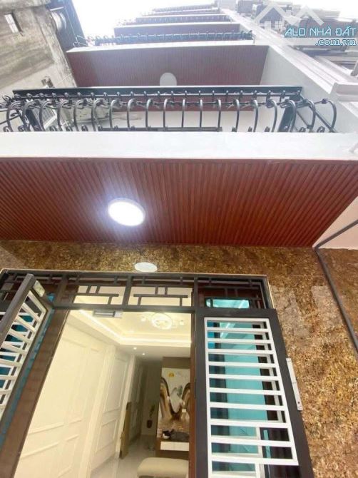 Bán nhà riêng gần bến xe Mỹ Đình - 30 m2 - 6 tầng - thang máy - lô góc 2 mặt thoáng - 1