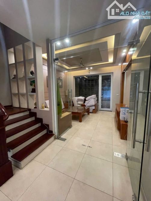 CHO THUÊ NHÀ 4 TẦNG NGUYỄN VĂN LỘC GIÁ 27 TRIỆU, KINH DOANH VP - 1
