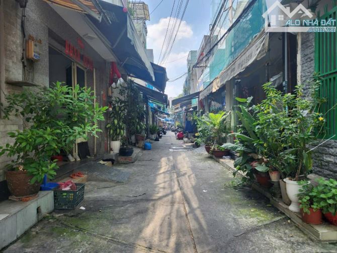 Bán nhà Phùng Tá Chu giáp Quận 6, hẻm xe hơi thông ( 7 X 10 ) sổ vuông đẹp giá chỉ 5,85t. - 1