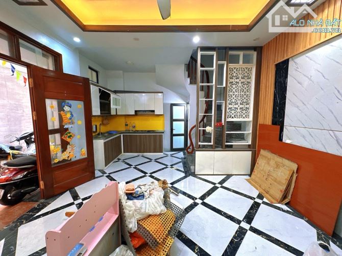 Lạc Long Quân - Tây Hồ, 33M x 5T, Gần phố, Ngõ rộng, Giá 7.4 Tỷ - 1
