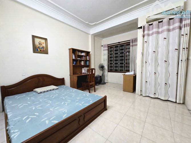 HÀNG HIẾM BÁT KHỐI - DÂN XÂY - Ô TÔ ĐỖ CỔNG - FULL NỘI THẤT 40M2- GIÁ 6,1 TỶ - 1