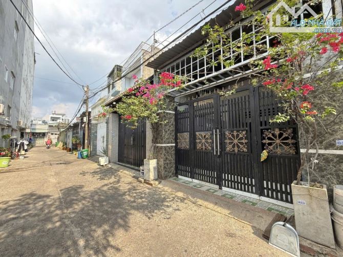 BÁN NHÀ TÂN THỚI NHẤT Q12 -