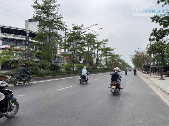 Nhà đẹp kinh doanh gần 3 ga tàu điện Cầu Diễn, Minh Khai, Nhổn 66m2 mặt 4m1 ô tô vào nhà - 1