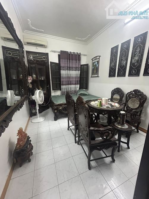 Cần bán nhà Tạ Quang Bửu vị trí vip - oto đỗ cửa - gần bách kinh xây - an ninh tốt - 1