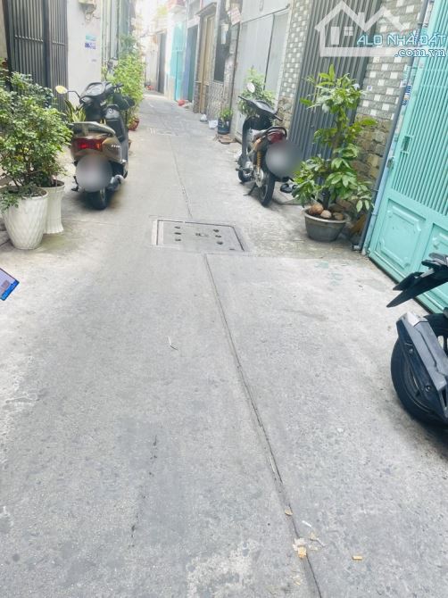 Bán nhà Phường 10 Tân Bình, Lạc Long Quân, 2 tầng 2PN, giá rẻ 3.799 tỷ - 1