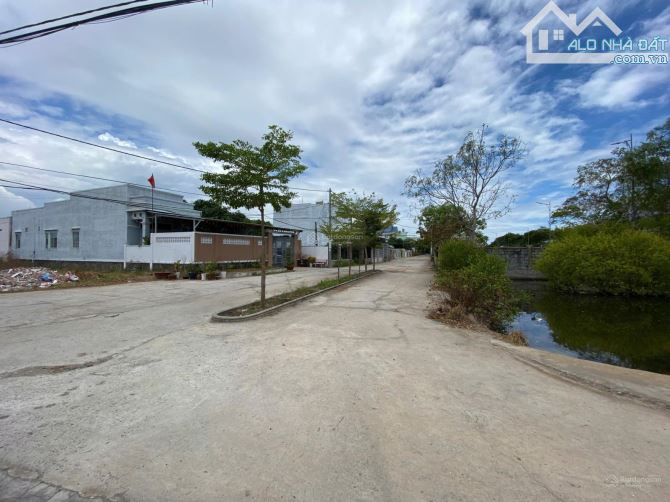 CẦN TIỀN BÁN GẤP – LÔ ĐẤT ĐẸP MT ĐÀO CỬ – GẦN VIN, DIỆN TÍCH 1.566M² – GIÁ CHỈ 36,5 Tr/m2 - 1