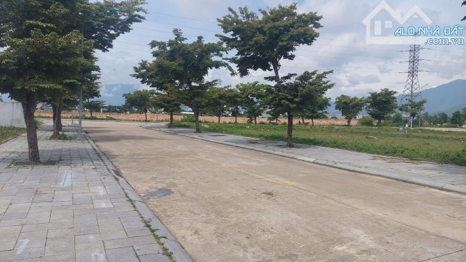 Cắt lỗ bán gấp lô đất Golden Hill Đà Nẵng 125m2 ngang 5 đường 7m5 sạch đẹp - 1