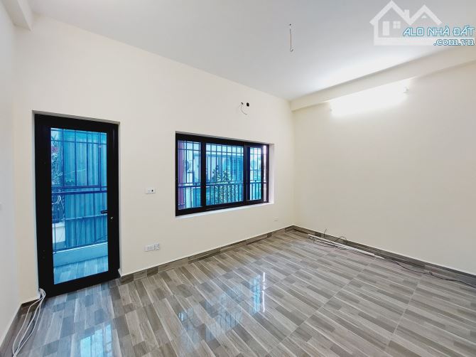 Bán gấp nhà Nghi Tàm, Tây Hồ, 63m, 3 tầng - 1