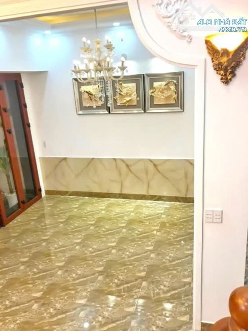 NHÀ PHỐ MỚI ĐẸP 6,2*11 HXH GIÁP PHÚ MỸ HƯNG QUẬN 7 TẶNG NỘI THẤT XỊN XÒ CHỈ 7,5 TỶ - 1