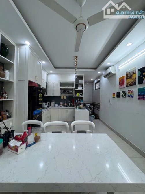 Nhà trung kính 58m2, 7 tầng, thang máy, 2 bước ra hồ, ô tô gần - 1