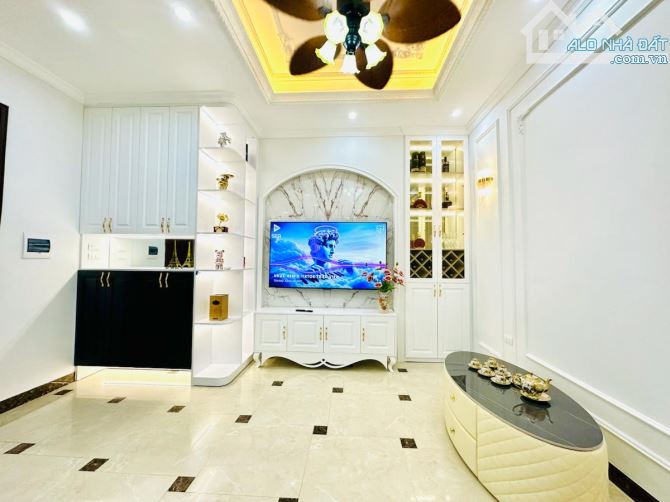 CỰC HIẾM HOÀNG HOA THÁM 9.5 Tỷ 45m 5T MT 6m ÔTÔ ĐỖ CỔNG MẶT TIỀN BỆ VỆ THIẾT KẾ ĐẲNG CẤP - 1
