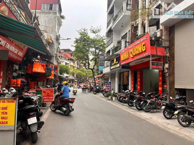 Mặt phố cổ Hà Trung - Phố tiền tệ - Kinh doanh đỉnh - Thoáng trước sau. - 1