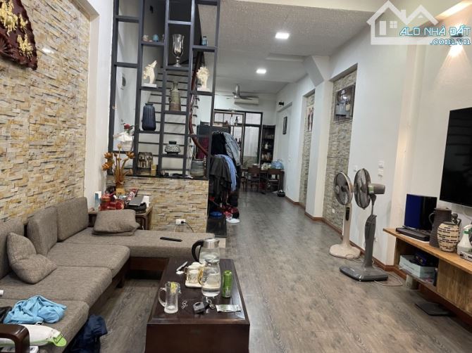 Bán nhà Bát Khối,Thạch Bàn 4 tầng,80m,mt4m oto vào nhà nhỉnh 13 tỷ - 1