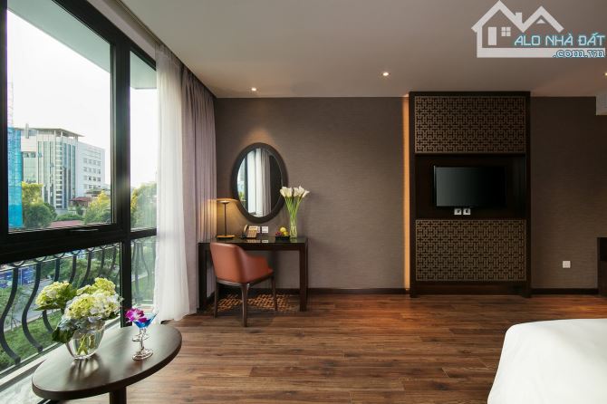 Bán khách sạn mặt phố Liễu Giai, Ba Đình, 420m2, giá 350 tỷ, 10 tầng, cho thuê 1 tỷ/ tháng - 12