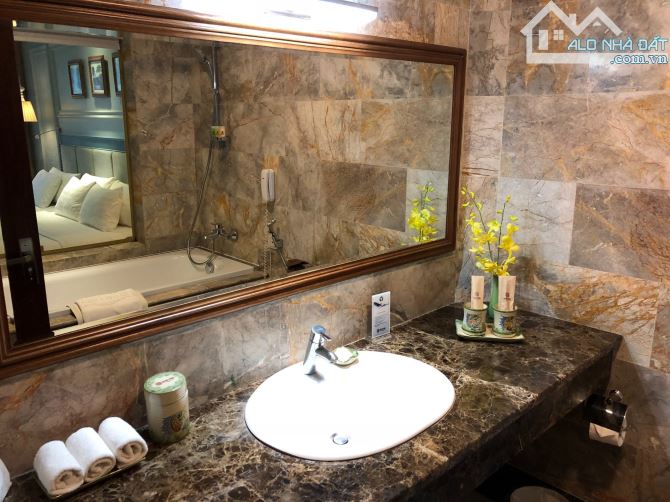 Bán khách sạn mặt phố Hàng Gai chủ diện tích 127m2 xây 9 tầng, 28 phòng giá 105 tỷ - 12