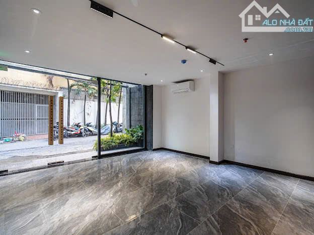 Bán Tòa Nhà VP Đào Duy Anh P.5 Q.PN 12,5 x 11,5m Cn 120m2 7Tầng HĐT 110tr/th Giá 37tỷ - 12