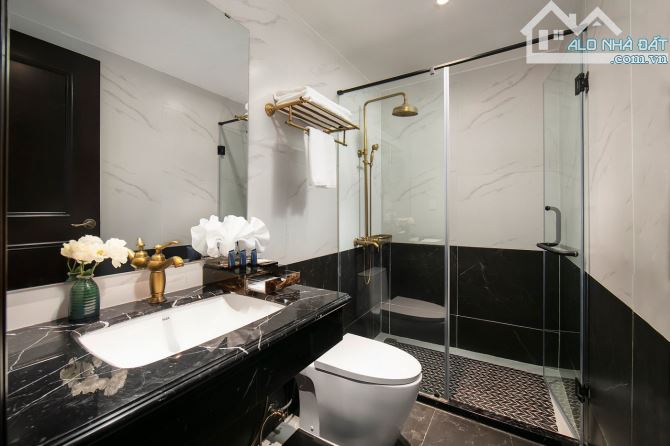 Bán khách sạn 9 tầng MP Mã Mây. DT 192m2 x 10 Tầng. MT 7.8m. Giá bán: 169 tỷ - 14