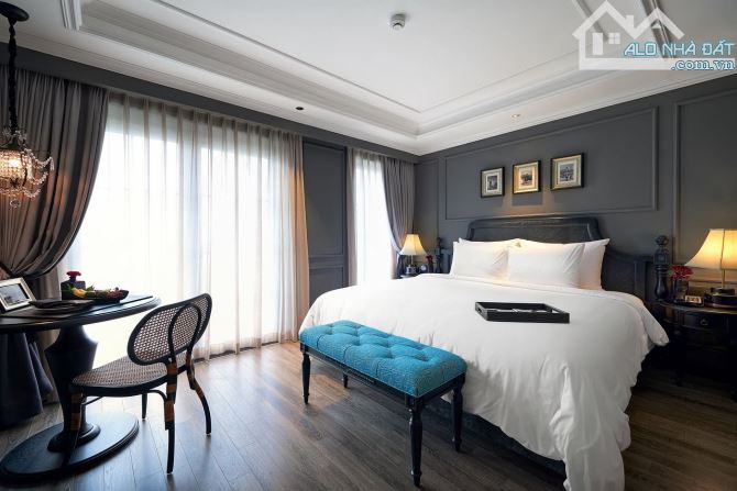 Bán tòa khách sạn phố Hàng Bè, DT 230m2 x 11T, MT 8.5m, 56 phòng, CT 800 tr/th, giá 180 tỷ - 15