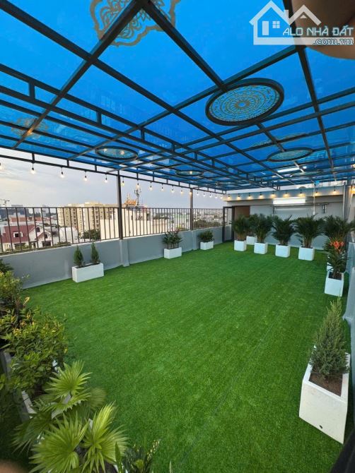￼🐬 Bán toà căn hộ 5 tầng mặt tiền đường biển Trường Sa - Ngay bãi tắm Tân Trà - Gọi Bi - 17