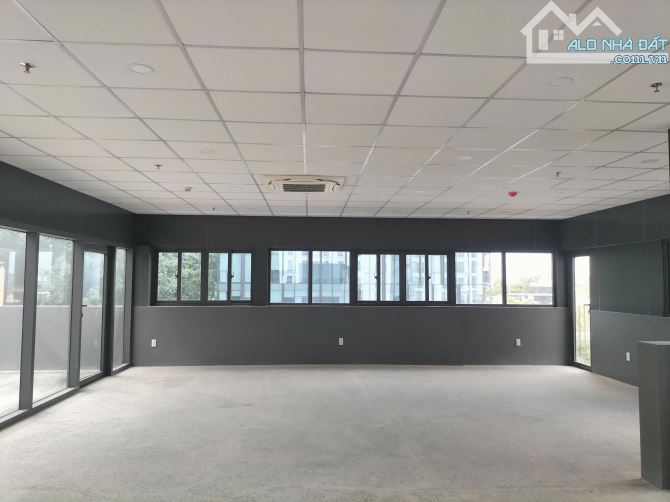 Cho thuê sàn văn phòng mặt tiền Phạm Ngọc Thạch Quận 3, DT: 200m2/ sàn, giá: 122tr/ sàn - 2