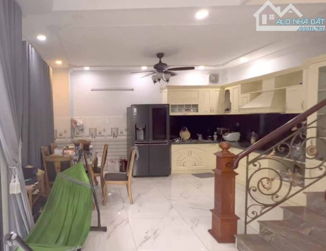Bán Biệt Thự hẻm 8 Danh đường số 13 củ- 11.75m x 16.69m nở hậu - 136.2m.2- 4 Lầu - F4 Q8 - 2