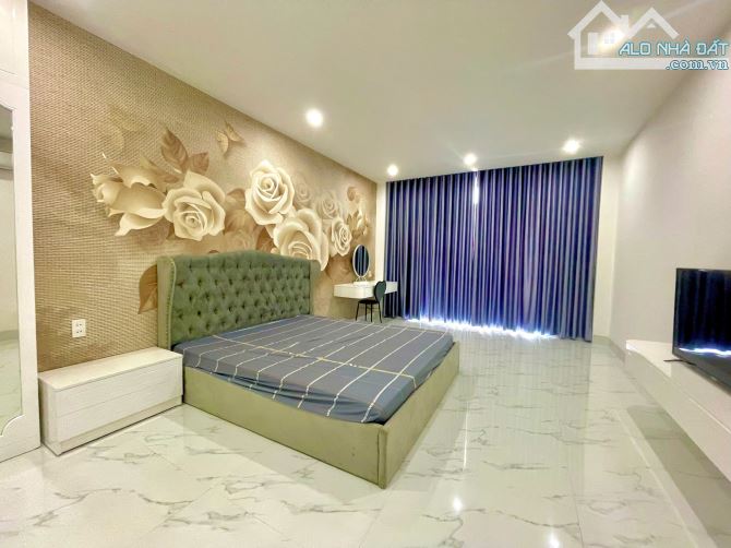 Bán nhà 3 tầng có hồ bơi mini đường số 10 KĐT Hà Quang 2, Nha Trang. DT 80m2 giá 7,15 tỷ - 2