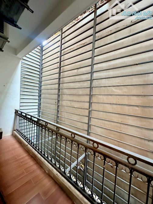 Nhà đệp ở ngay Nguyễn Trãi Thanh Xuân. Sổ A4 92m, 5 tầng MT5m5 Giá 35 tỷ Ô tô đỗ cửa ngày - 2