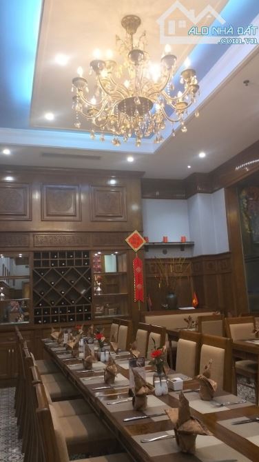 Bán khách sạn mặt phố Hàng Gai chủ diện tích 127m2 xây 9 tầng, 28 phòng giá 105 tỷ - 2