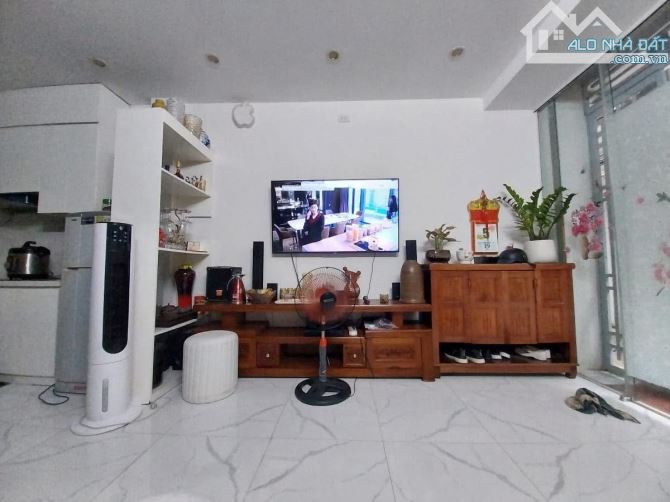 Chính chủ bán nhà Mễ Trì Hạ - 38m², 5 tầng, giá 7 tỷ - 2