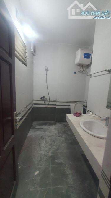Bán nhà Hoàng Hoa Thám, 49m2, 5 tầng, 3 ngủ, giá 8.5 tỷ - 2