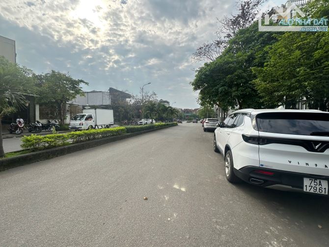 đất mặt tiền Lê Quang Đạo, kqh kiểm huệ, huế. Khu vực kinh doanh nhà hàng sầm uất nhất Huế - 2