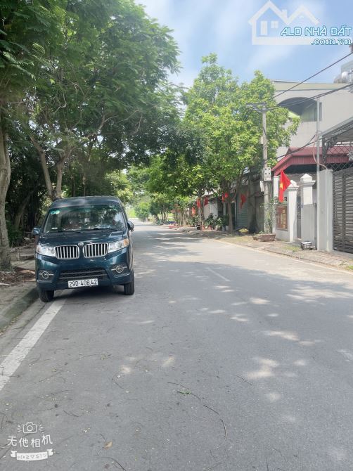 Khu tái định cư thach bàn long biên ngõ ô tô vào đất  sổ đỏ chính chủ 75m2 - 2