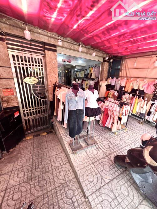 CHDV - MẶT TIỀN CHỢ KINH DOANH SẦM UẤT - 6 TẦNG - DT 100M2 - THANG MÁY  - THU NHẬP 1 TỶ/ N - 2