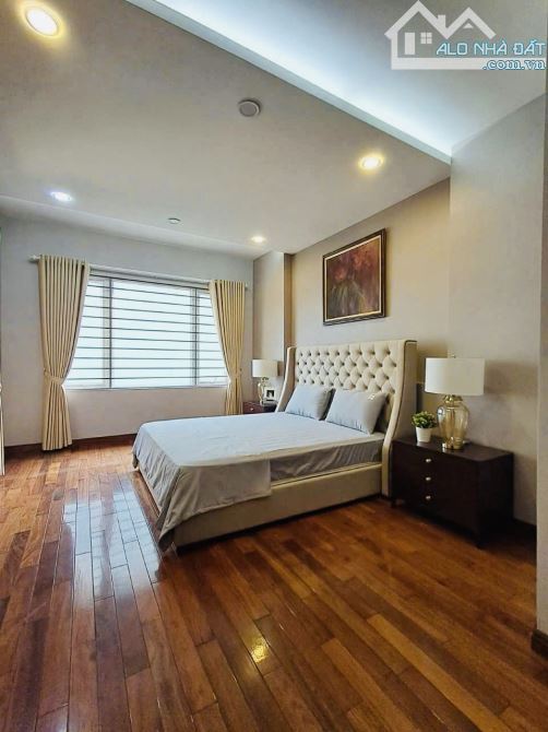 Nhà Biệt Thự Quan Chức Quận Tây Hồ, 210m2 Sân Vườn, Mặt Tiền 15m, An Ninh Tốt, 125 Tỷ - 2