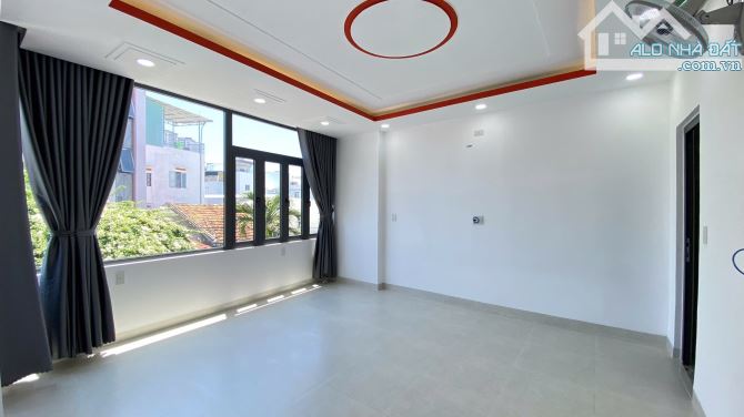 CĂN NHÀ PHỐ 3 TẦNG MỚI XÂY, NỘI THẤT XỊN- ĐẦY ĐỦ CÔNG NĂNG,GẦN BÃI TẮM HÒN CHỒNG NHA TRANG - 2