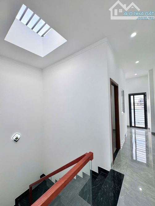 Chính Chủ gởi bán căn nhà 1 trệt 1 lầu 145 m2 SHR thổ cư mặt tiền đường hoàng minh Chánh - 2