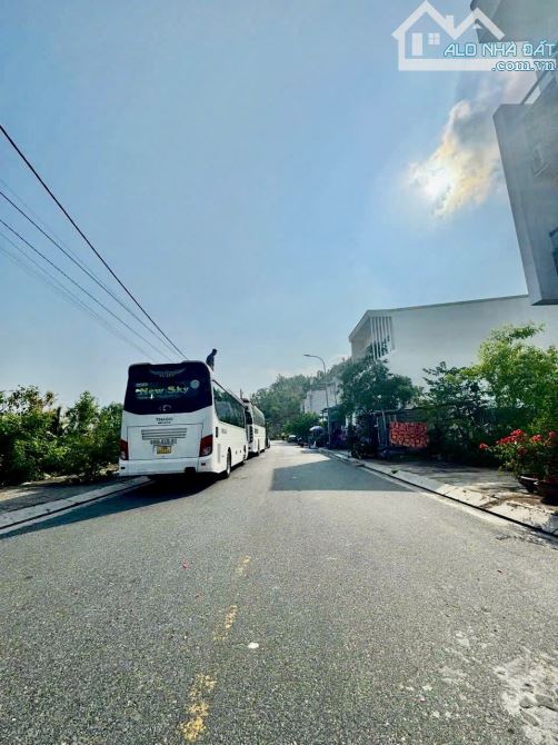 Đất nền tọa lạc tại Đường Hòn Rớ - Đường Nhựa 13.5m - Hướng Đông Nam mát mẻ - 2