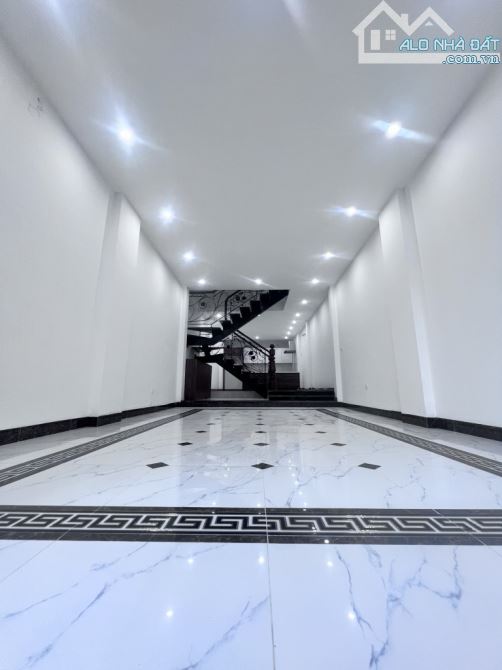 PHÂN LÔ VIP - Ô TÔ TRÁNH - VIEW VƯỜN HOA - DÂN TRÍ CAO - GIANG BIÊN - 2