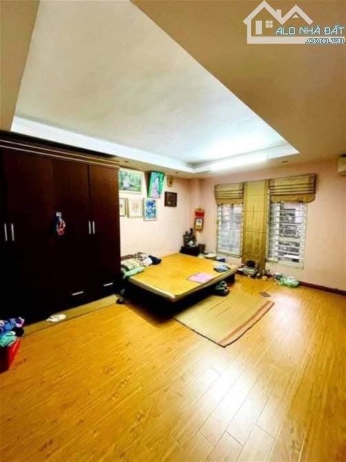Bán nhà dân xây, lô góc 3 thoáng, GARA, KD. Lạc Long Quân, CG, 45m2x5T, MT4.5m. Chỉ 7.5 tỷ - 2